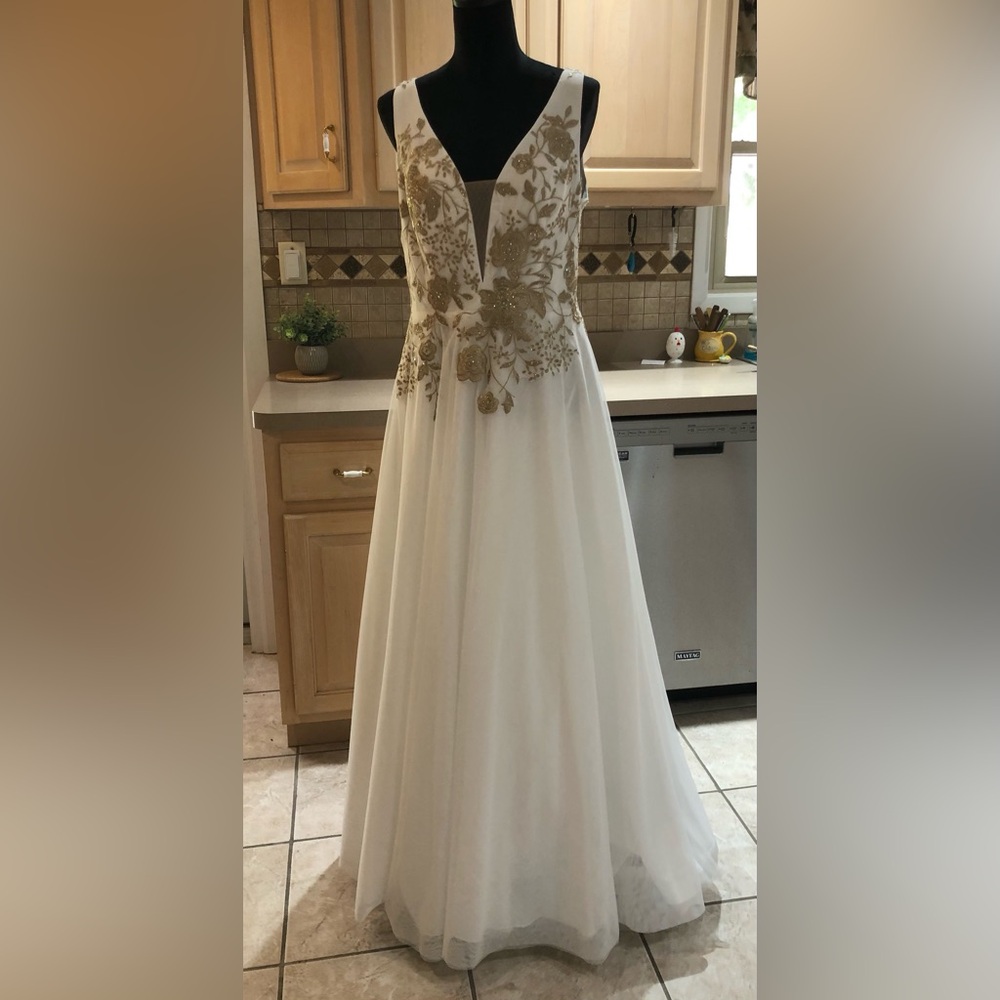 New Without Tags LM Collection White and Gold Dress Sz. 12